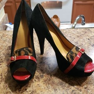 Nine West black heels with leopard/red detail